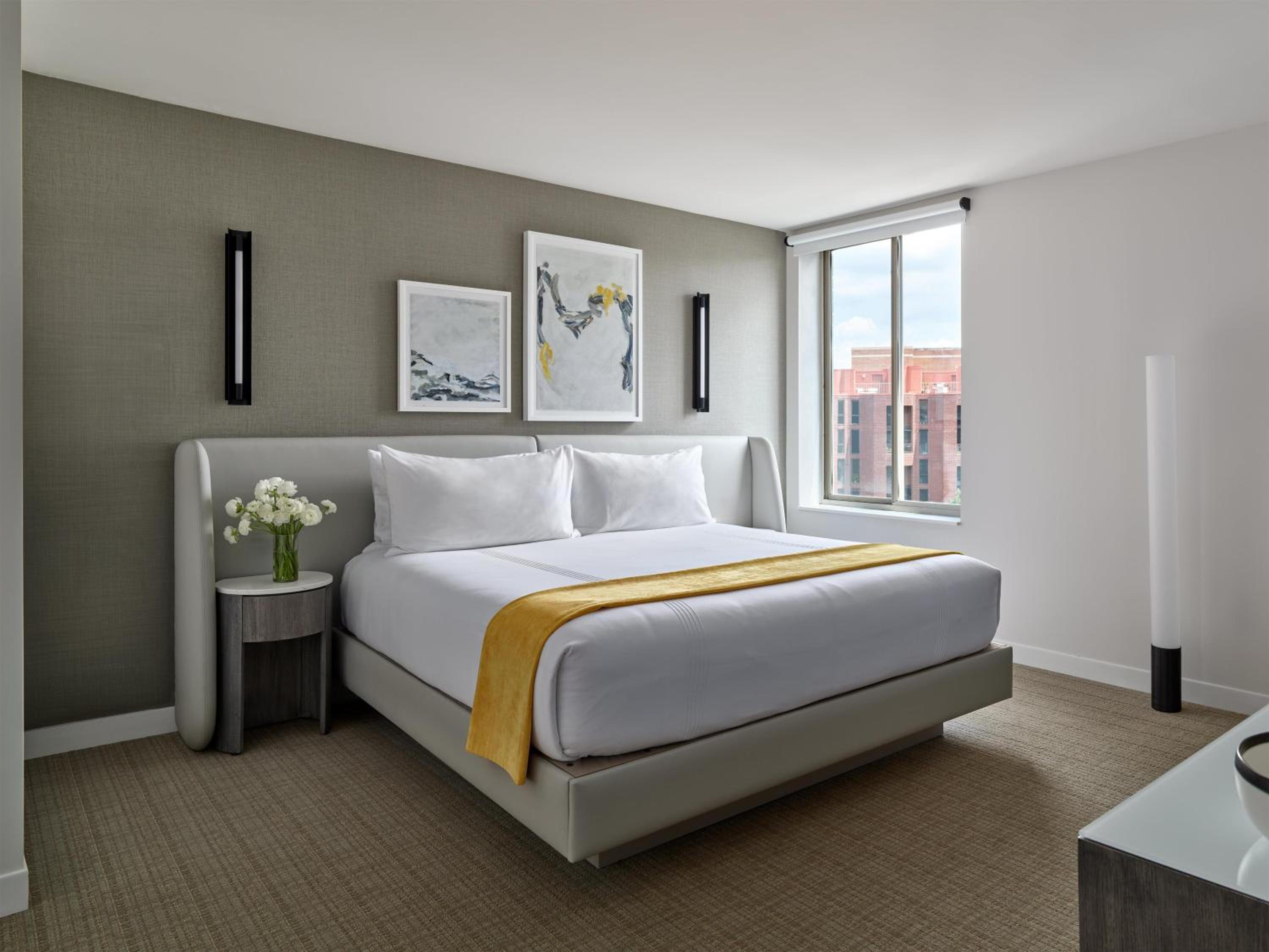 1 Bedroom, Suite, King Bed, 2 Balconies