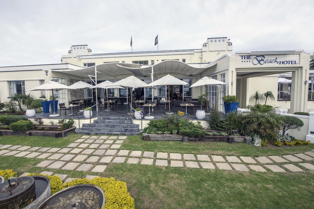 The Beach Hotel 66/72