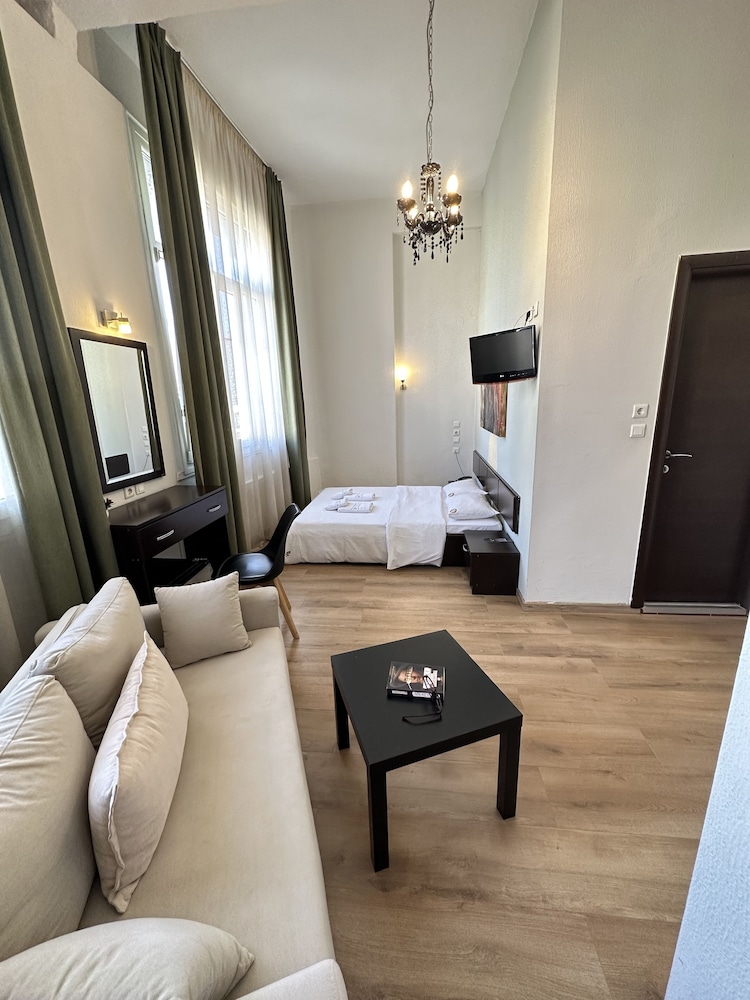 Hotel Ilisia 11/68