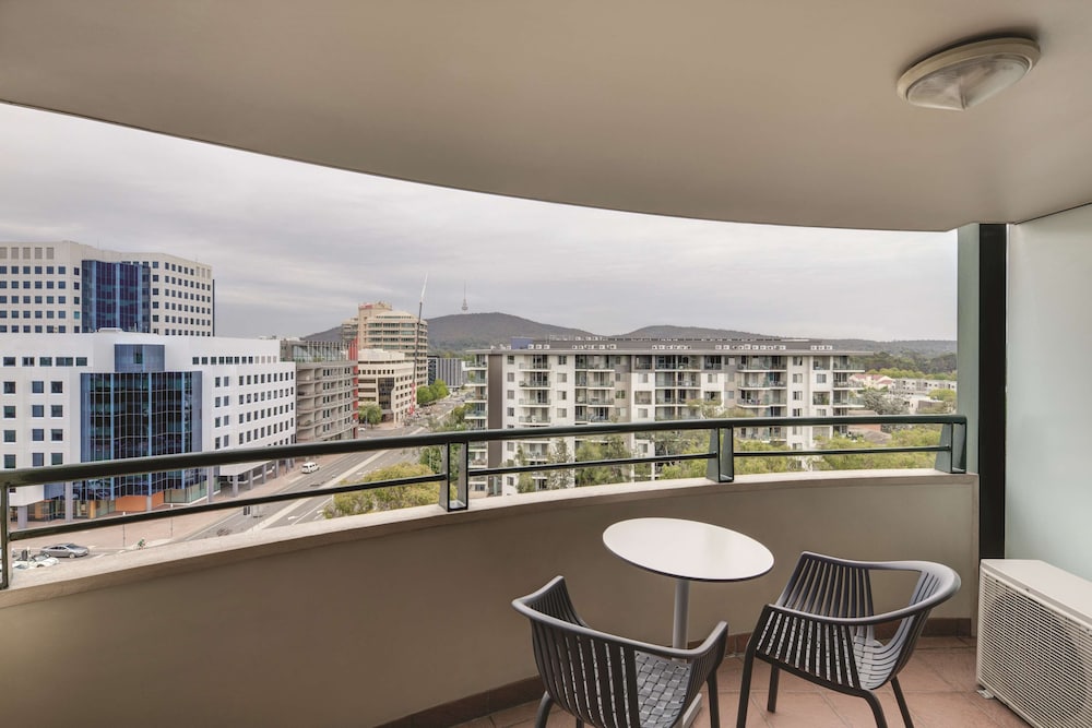 Adina Serviced Apartments Canberra James Court 33/45