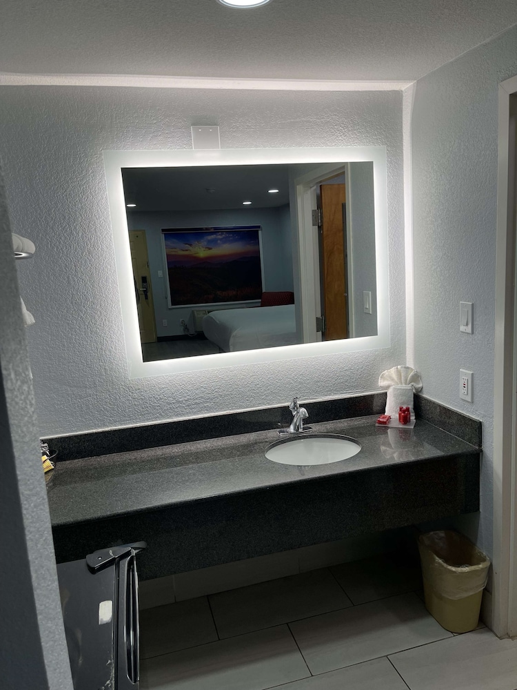 SureStay Hotel By Best Western Childress 17/18