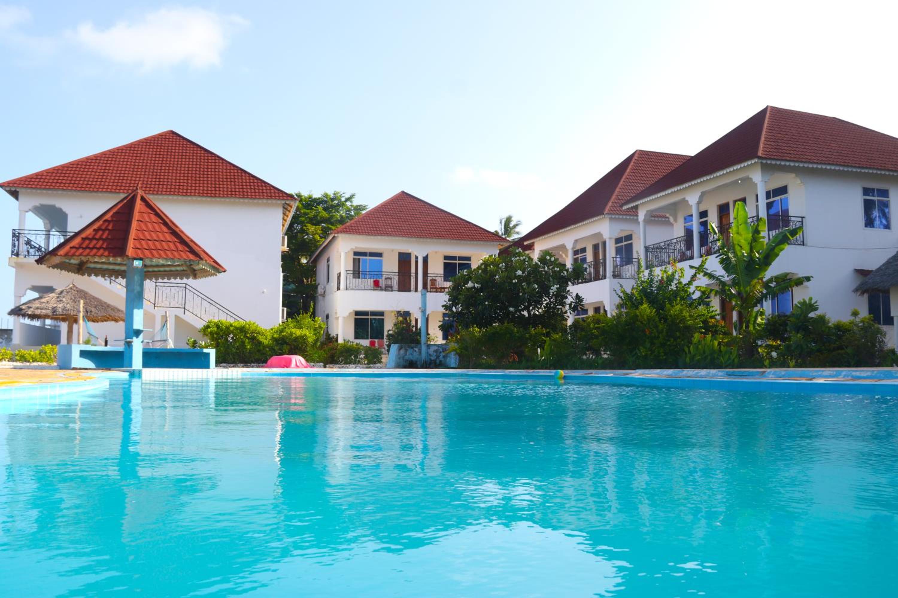 Visitors Inn Hotel 33/40