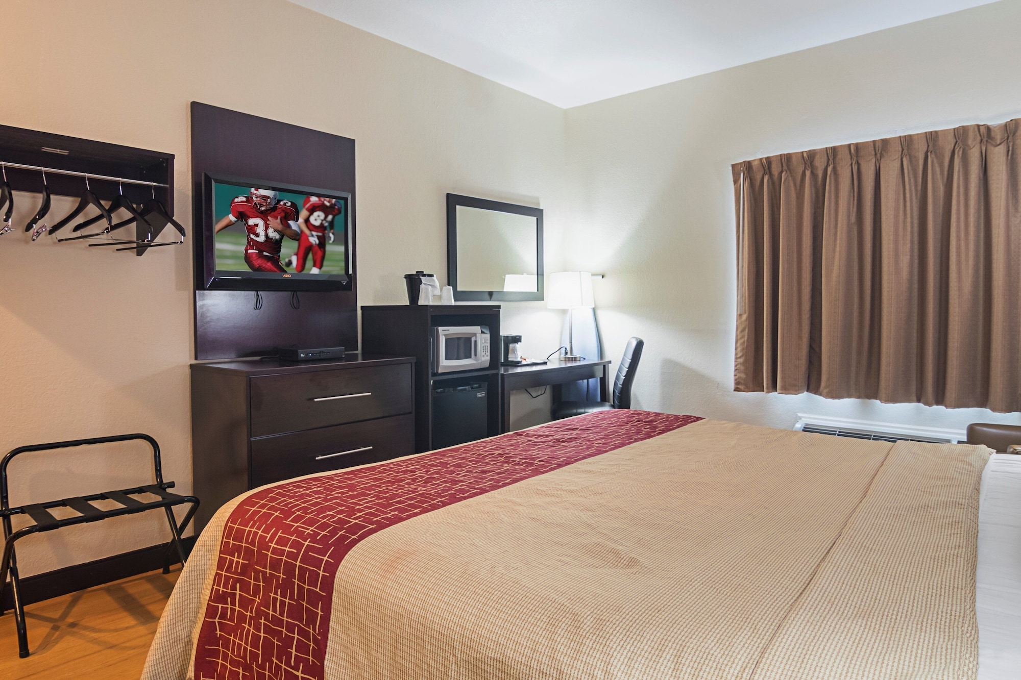 غرفة سوبيريور بسرير كينج، Red Roof Inn & Suites Lake Orion/Auburn Hills 4/8