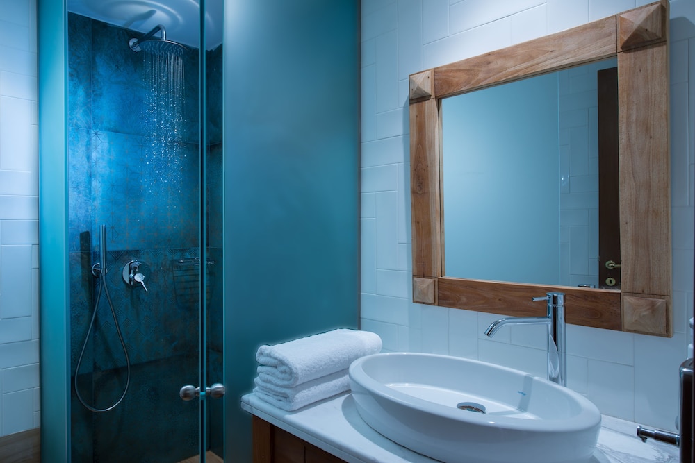Anesis Blue Boutique Hotel 36/39