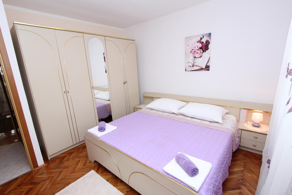 APARTMENT DIVNA 17/66