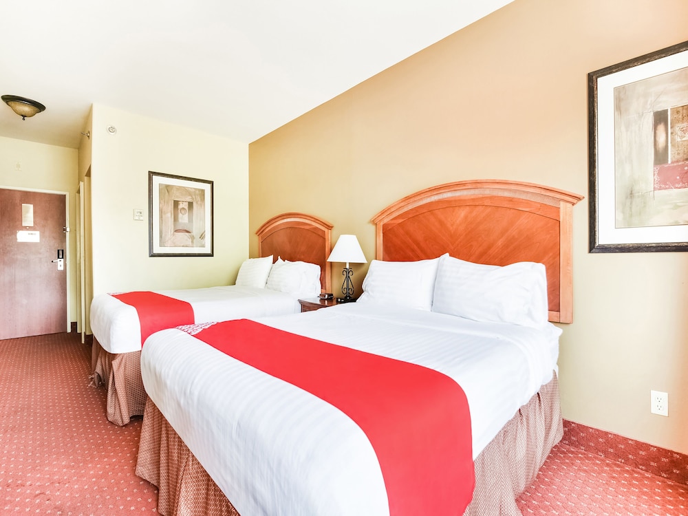 Oyo Townhouse Oklahoma City Airport 23/77