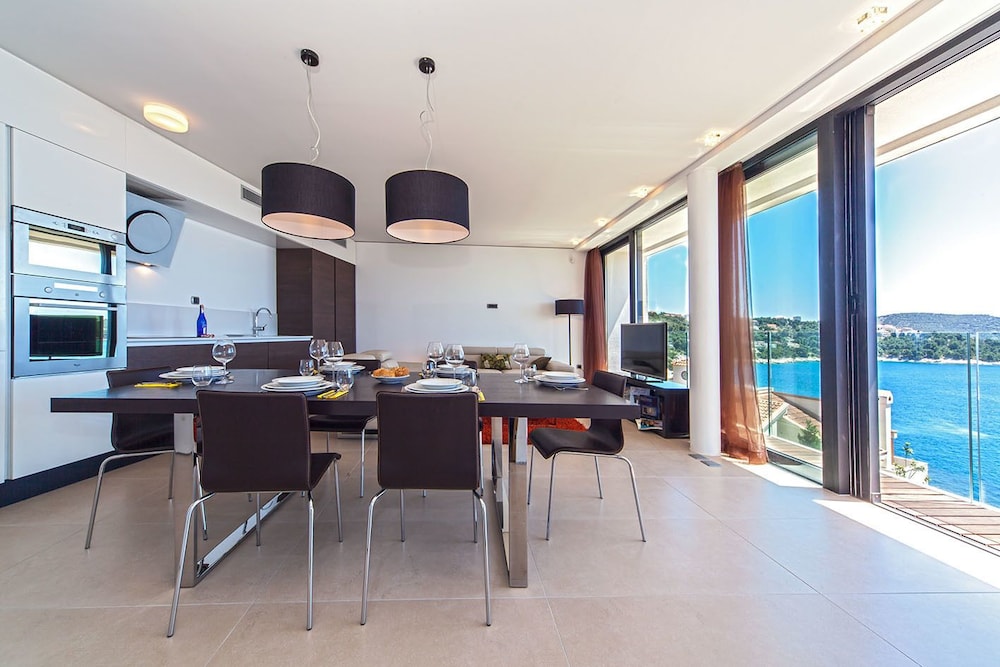 Golden Rays Luxury Apartments 35/50