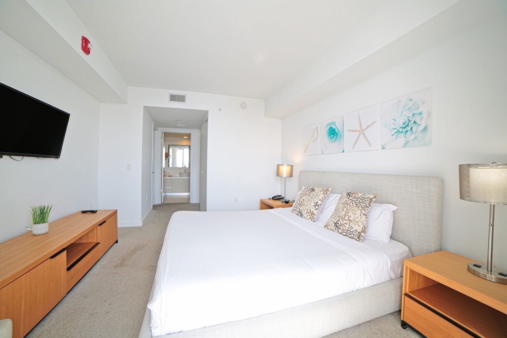 Private Ocean Luxury Condos at Beachwalk 13/50