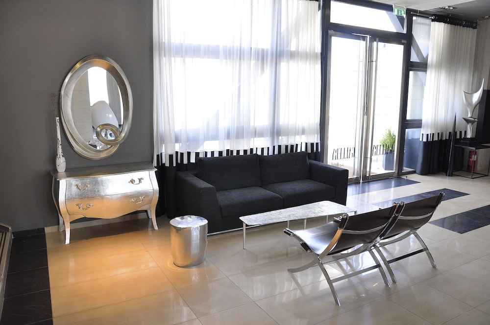 Gallery Art Hotel 42/68
