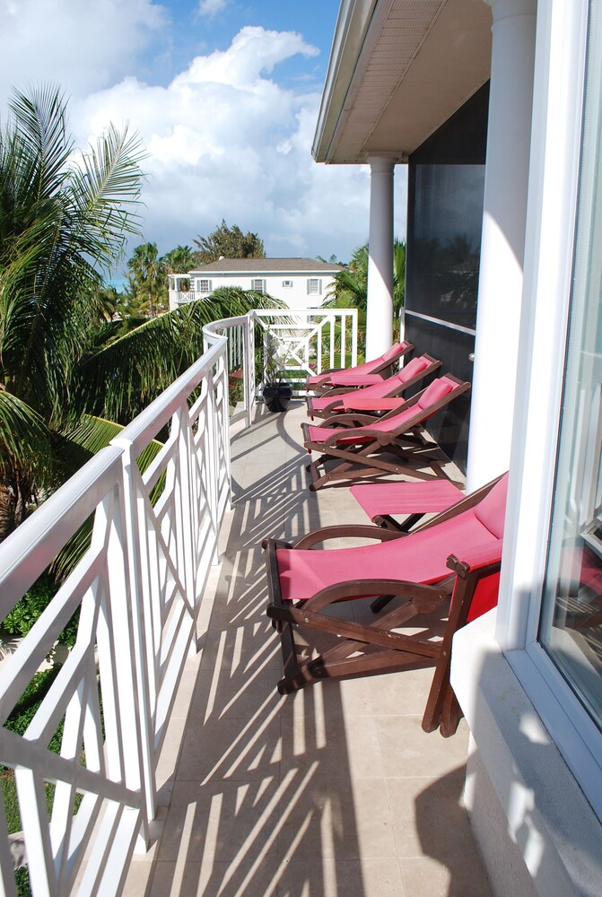 Grandview on Grace Bay 45/50