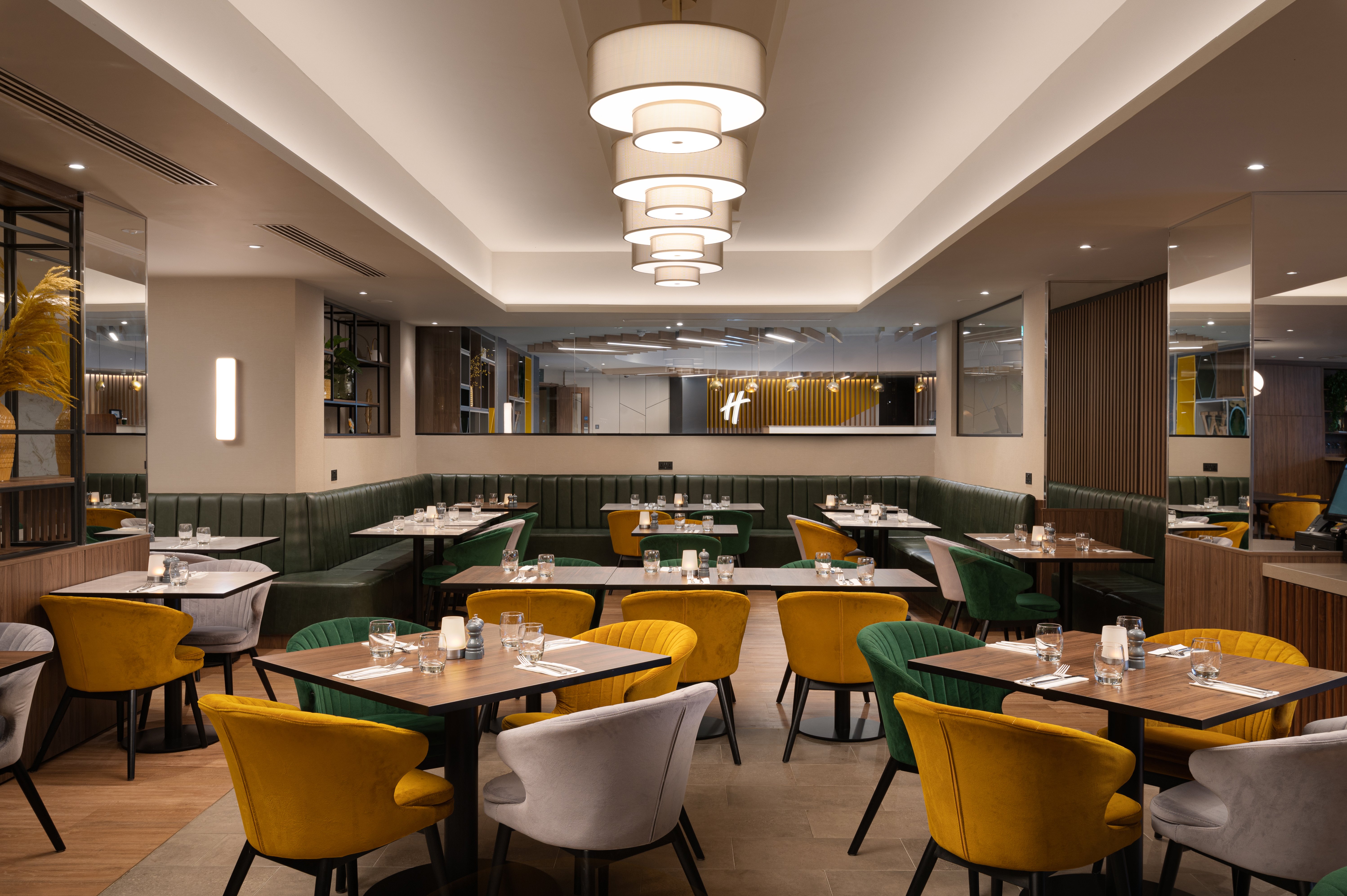 Holiday Inn London Gatwick Worth 28/50