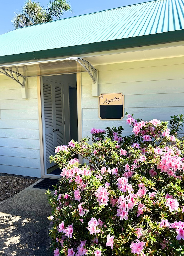 Poinciana Cottages 4/50