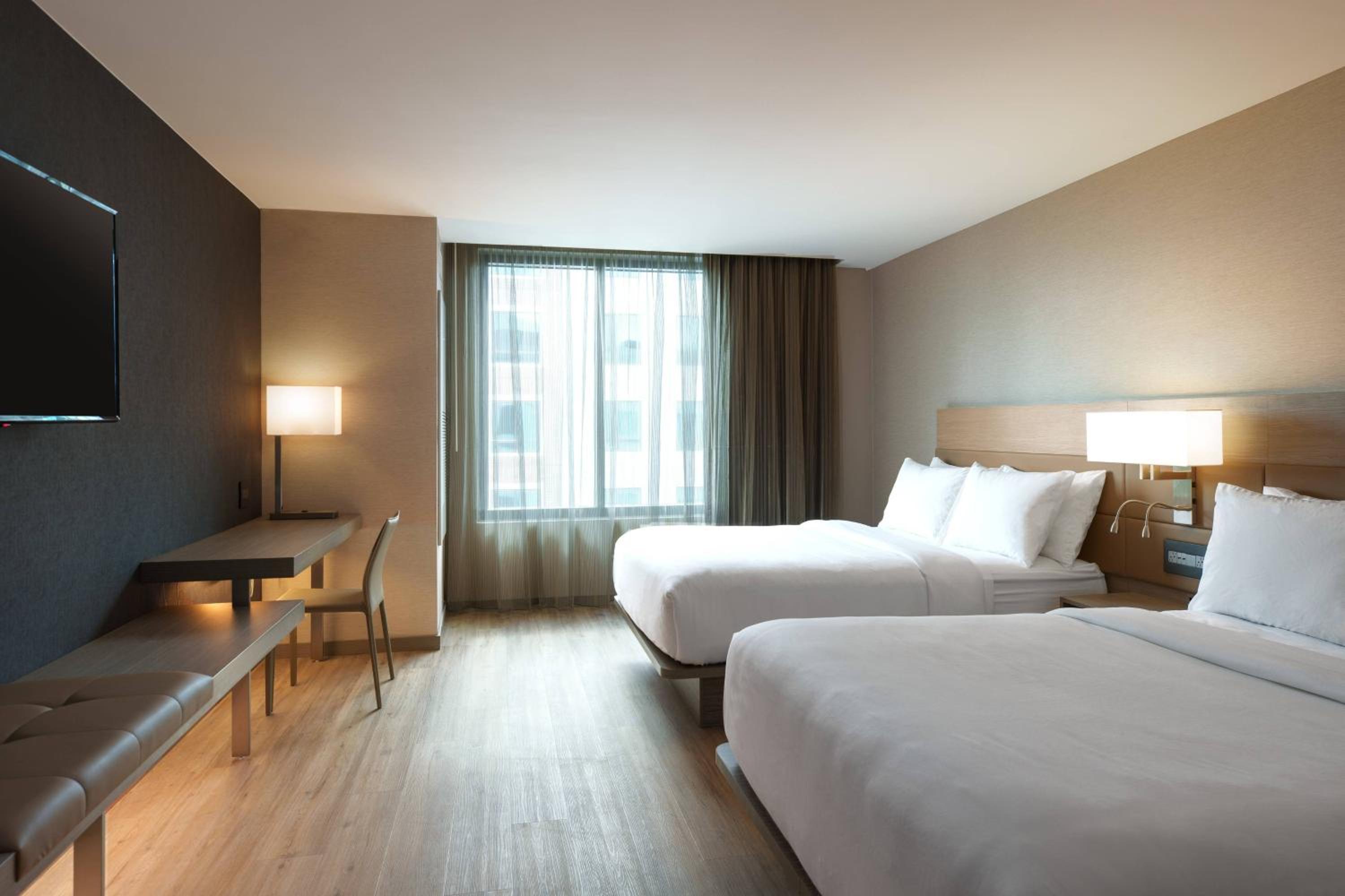 Room, Queen Bed
