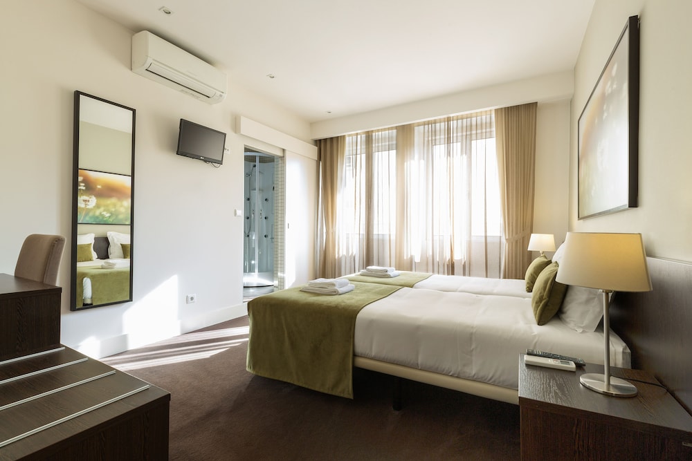 Riversuites 16/50