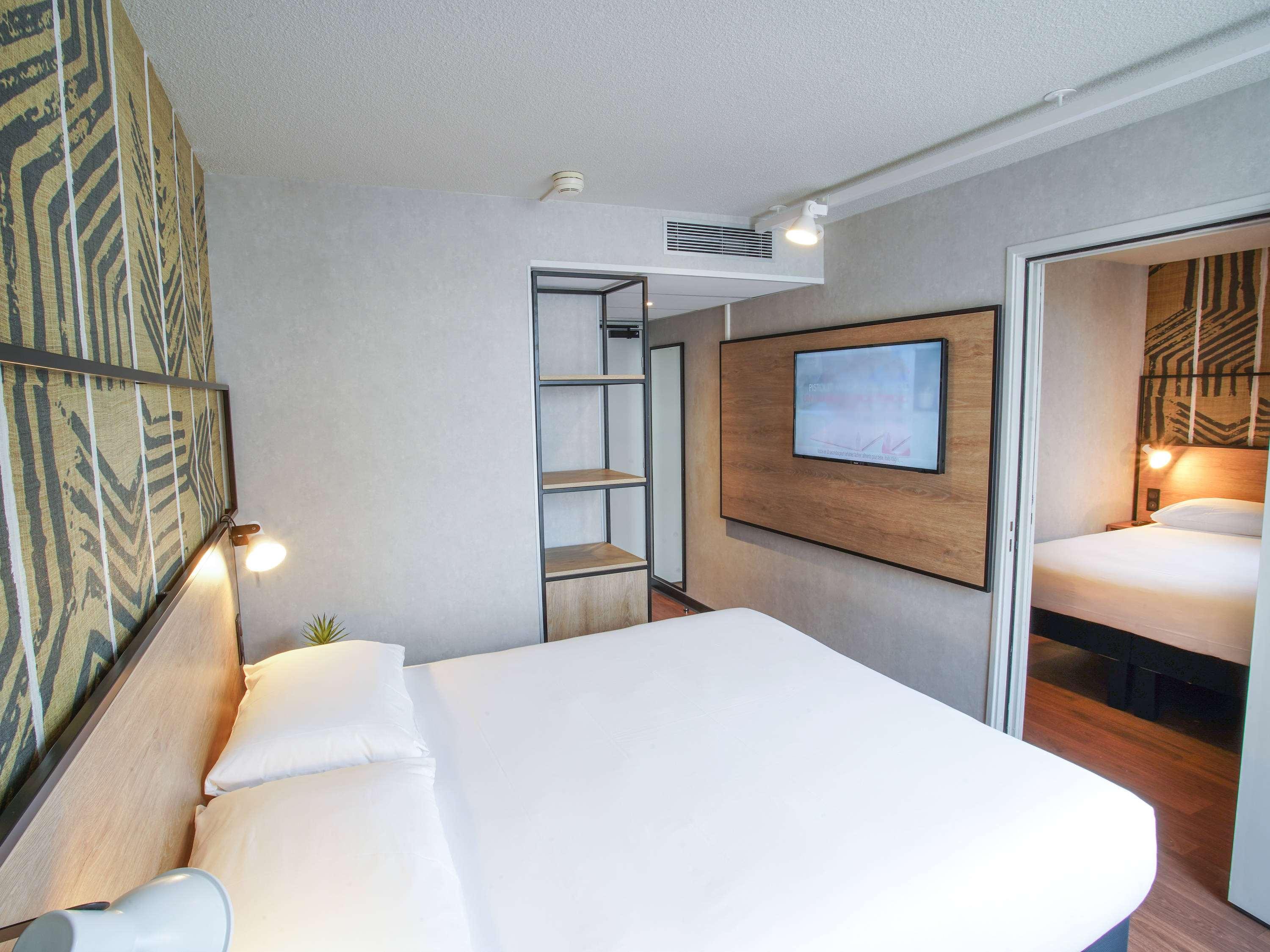CONNECTING, FAMILY SUITE, STANDARD