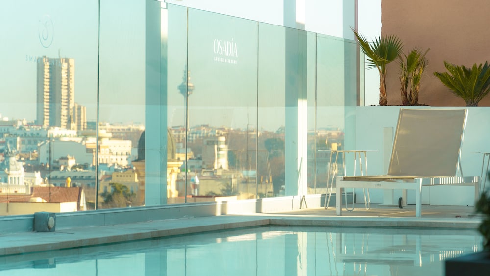 SmartRental Collection Gran Via Capital 25/50