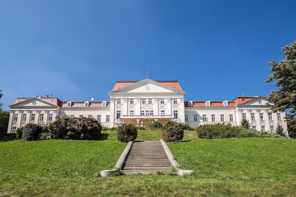 Austria Trend Hotel Schloss Wilhelminenberg 68/74