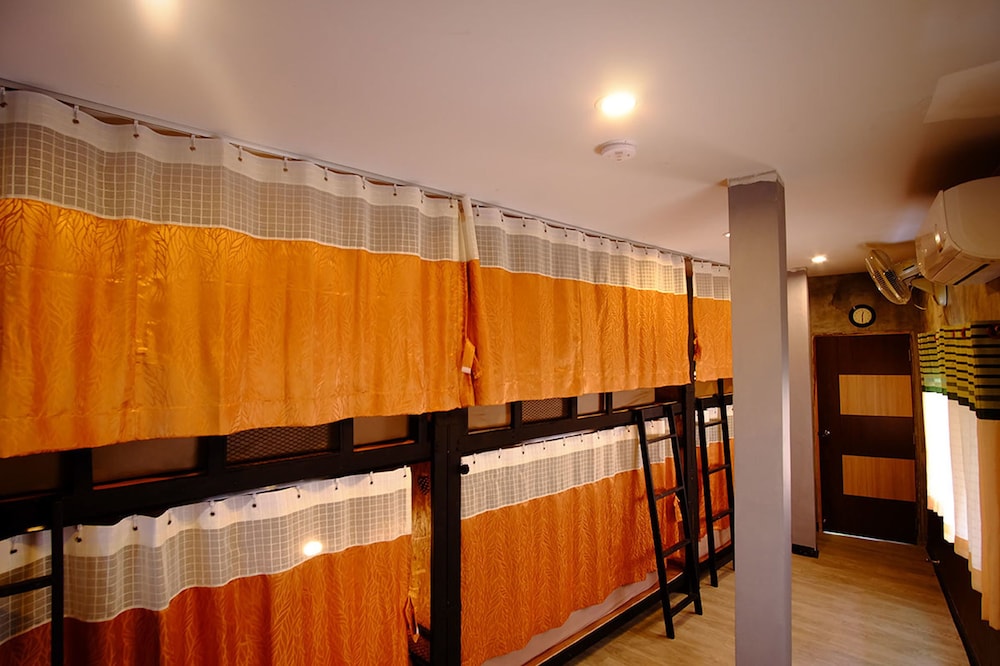Nap Corner Hostel 13/18