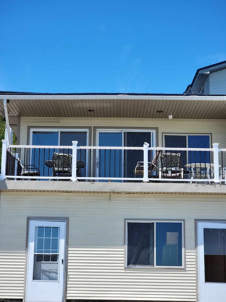 Days Inn Suites By Wyndham St Ignace Lakefront 1/50
