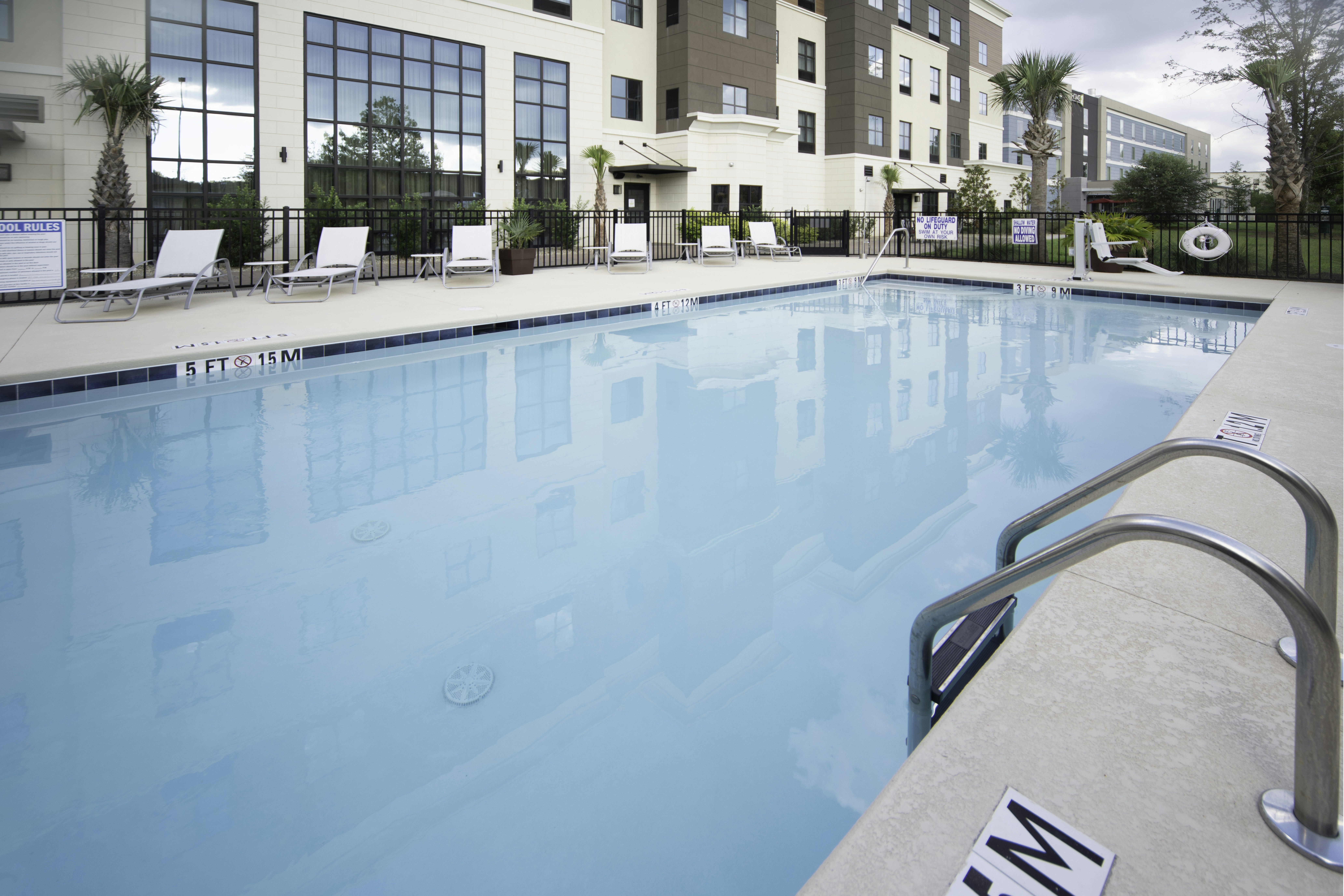 Staybridge Suites Summerville 46/48
