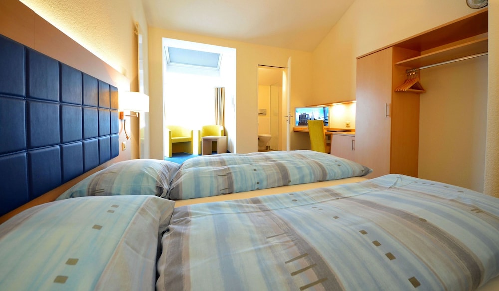Felmis Hotel 12/37