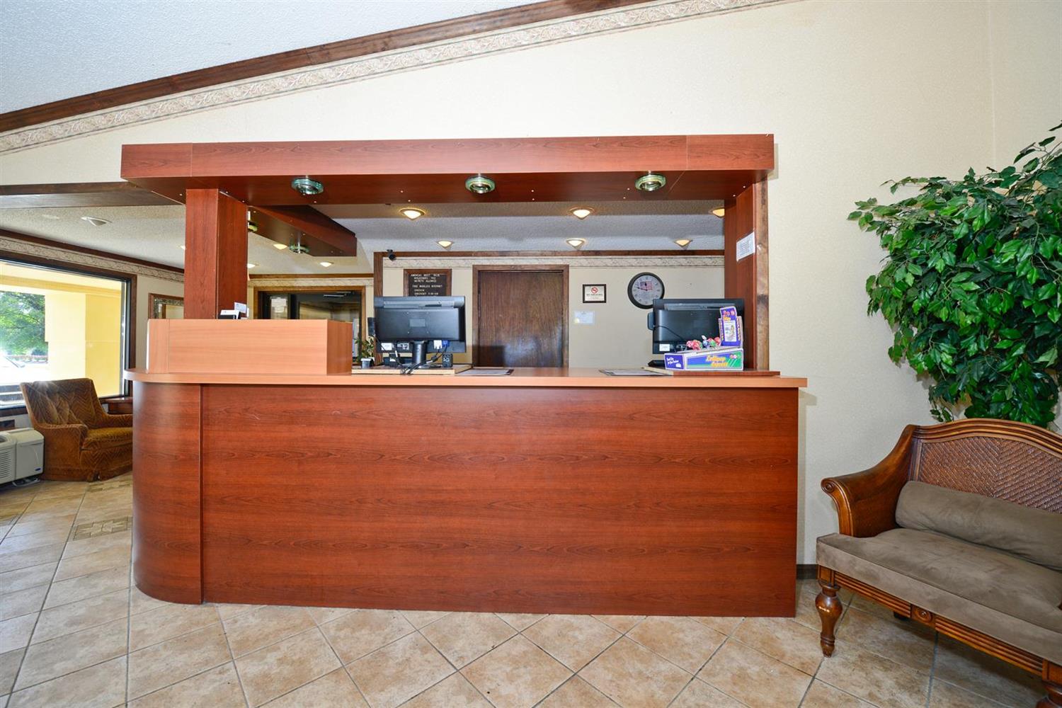 Americas Best Value Inn & Suites - Warren / Detroit 3/25