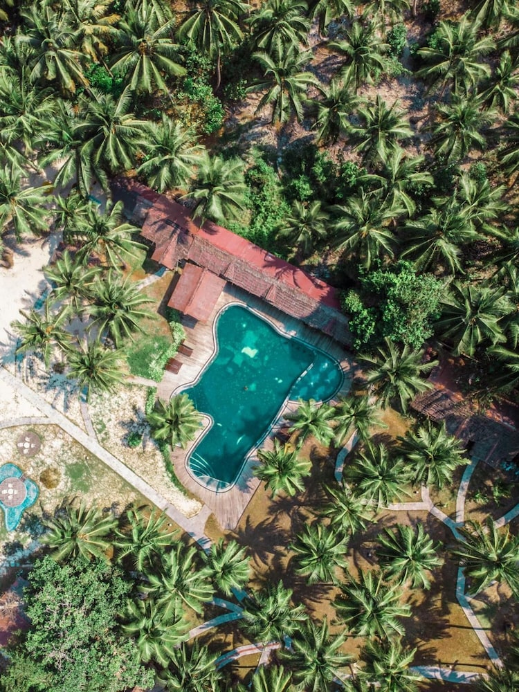 Silver Sand Beach Resort 35/50