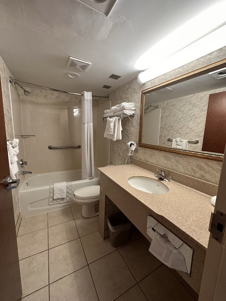 The Breakers Resort Inn 27/29