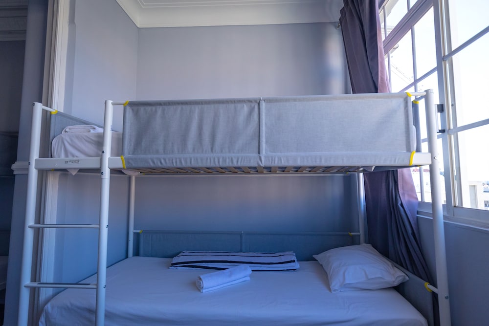 Male Dorm, 8 People
