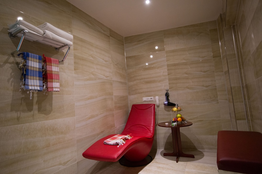 Huzur Thermal Hotel 33/50