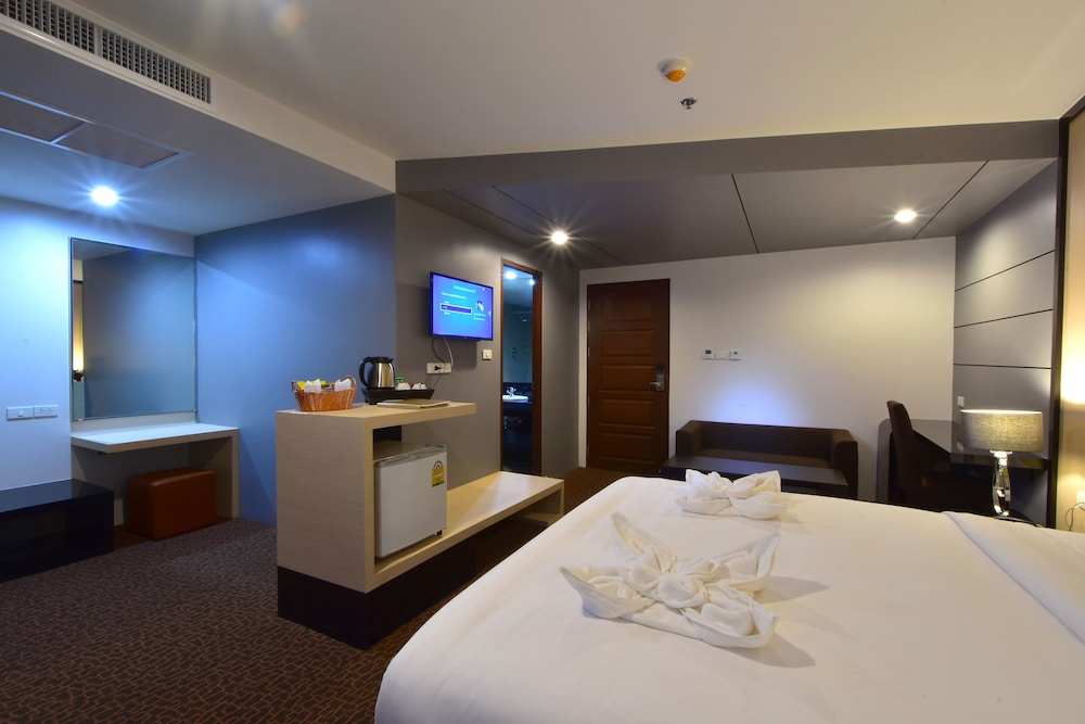 SIAM, DELUXE, DOUBLE BED