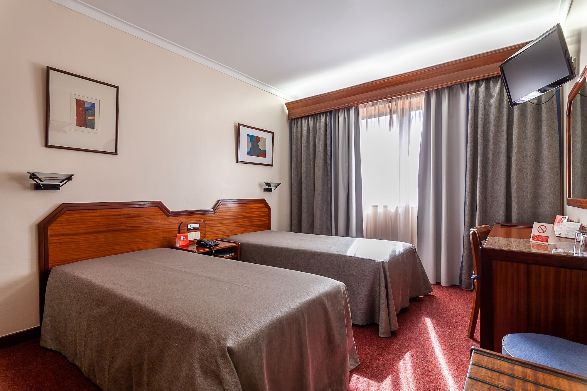 ROOM, SINGLE