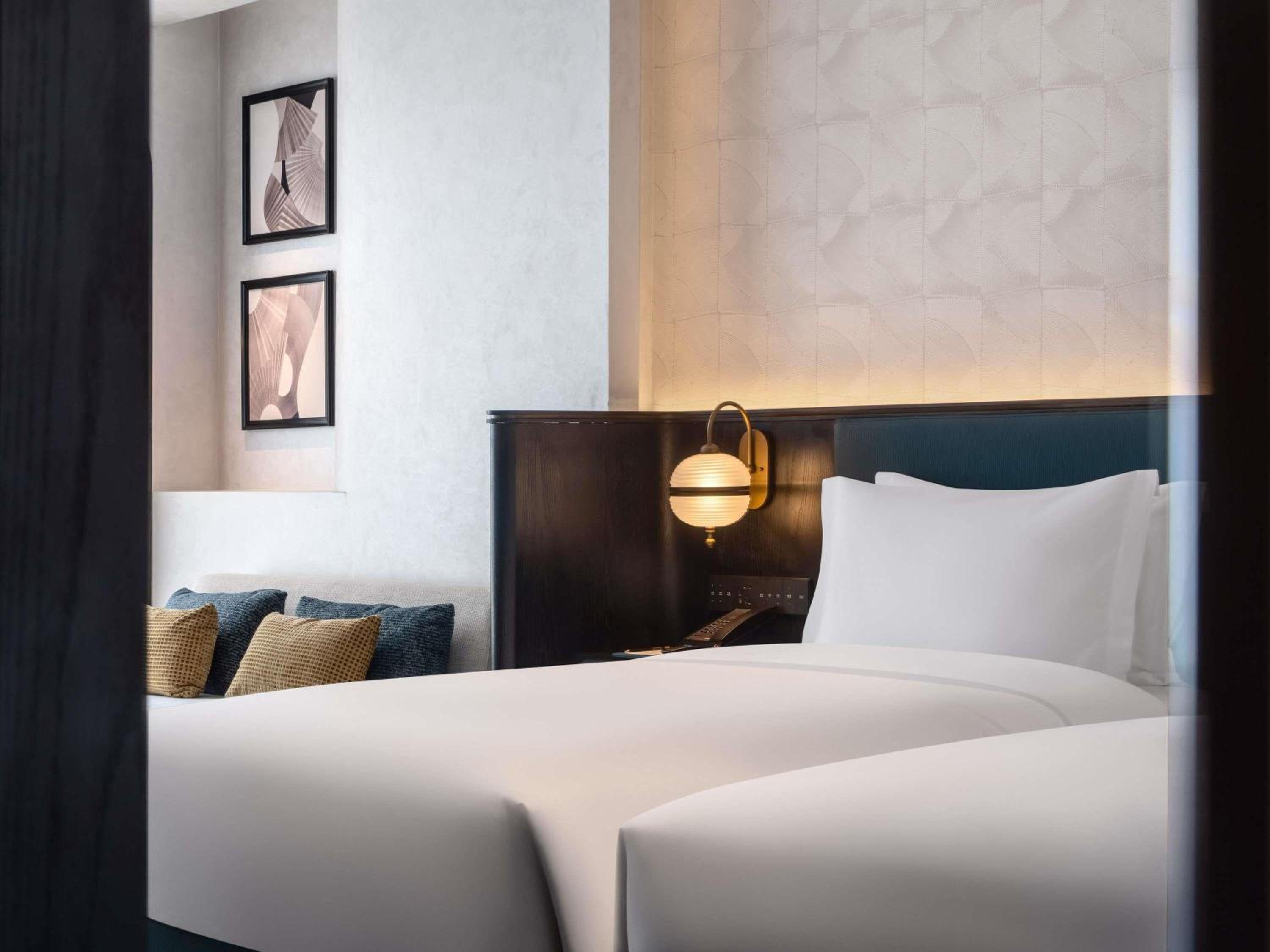 Club, Luxury, Twin Beds, City View, Sofitel Shanghai North Bund 3/5