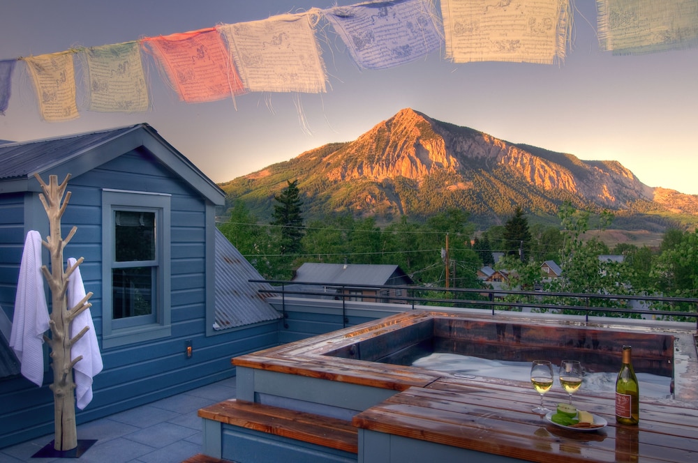 Eleven Experience Scarp Ridge Lodge 35/50