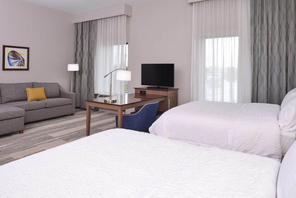 Hampton Inn & Suites Cincinnati-Mason 15/31