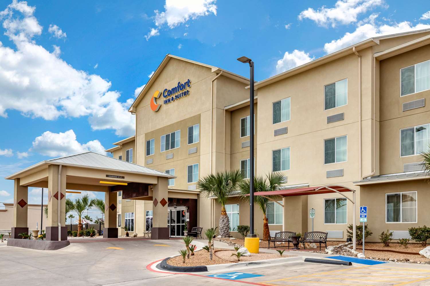 Comfort Inn Suites Lakeside 36/37