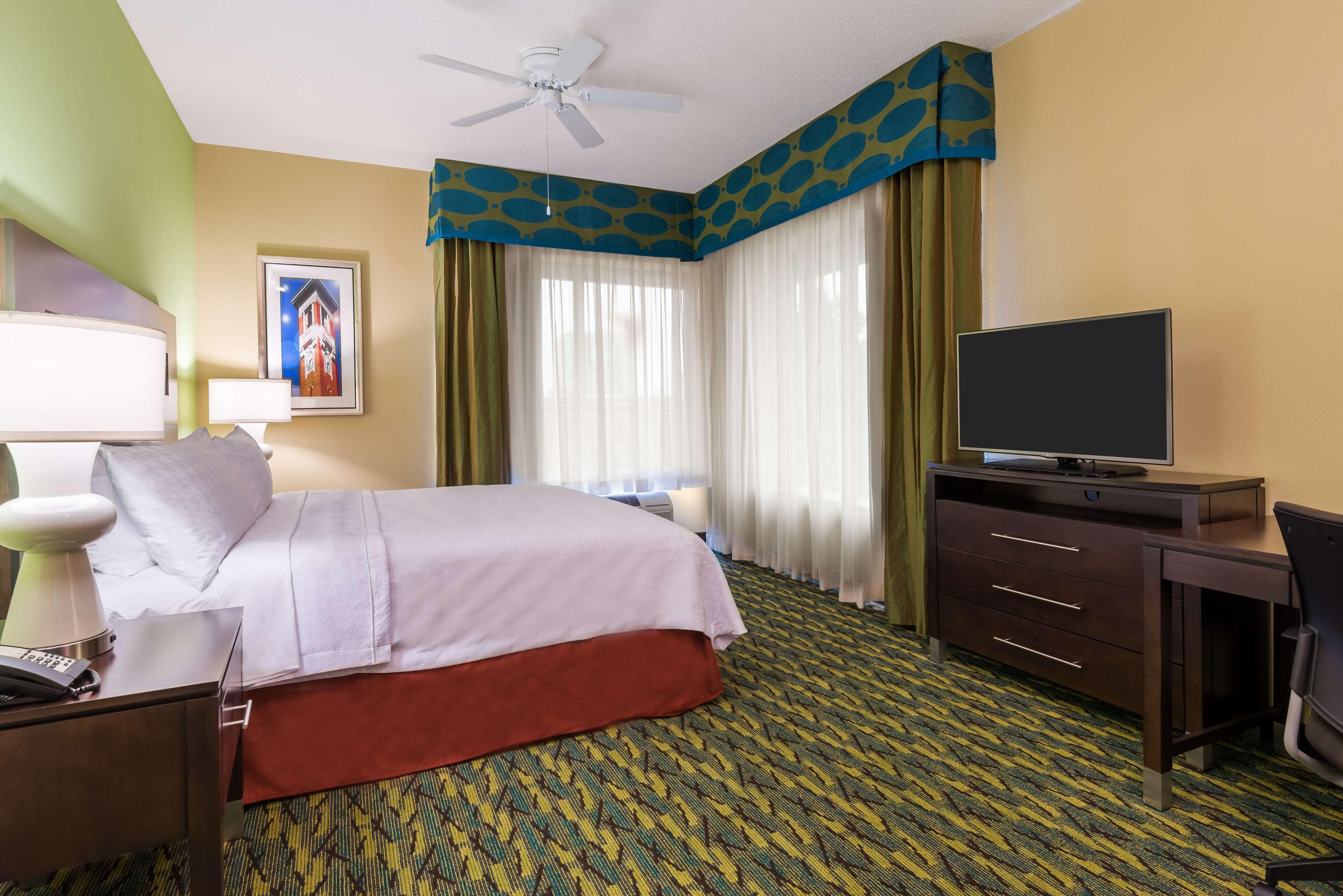 2 BEDROOMS, SUITE, 1 KING OR 2 QUEEN BEDS, 2 BATHROOMS