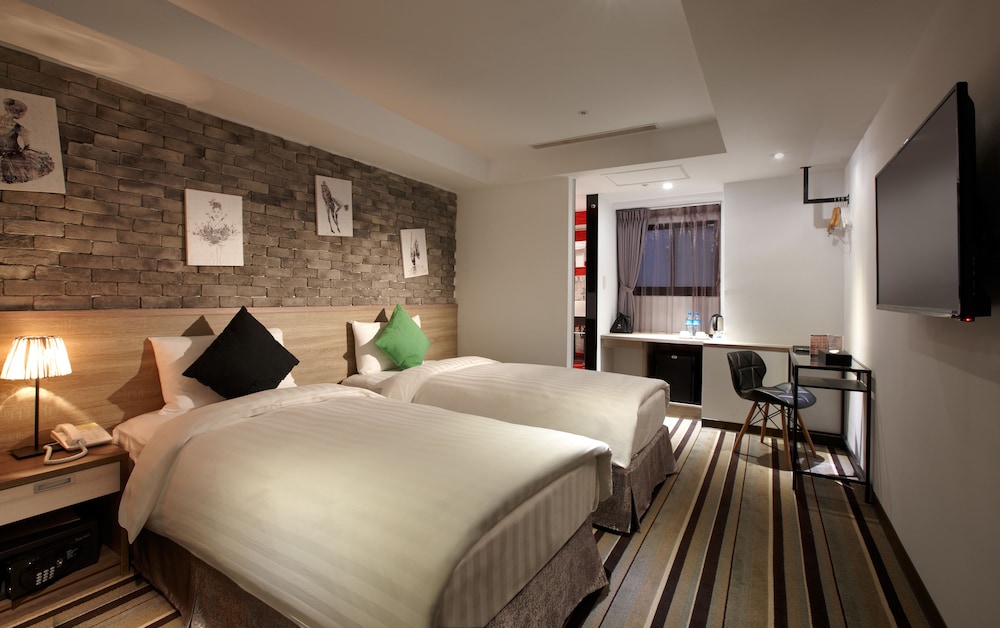 Rf Hotel 34/74