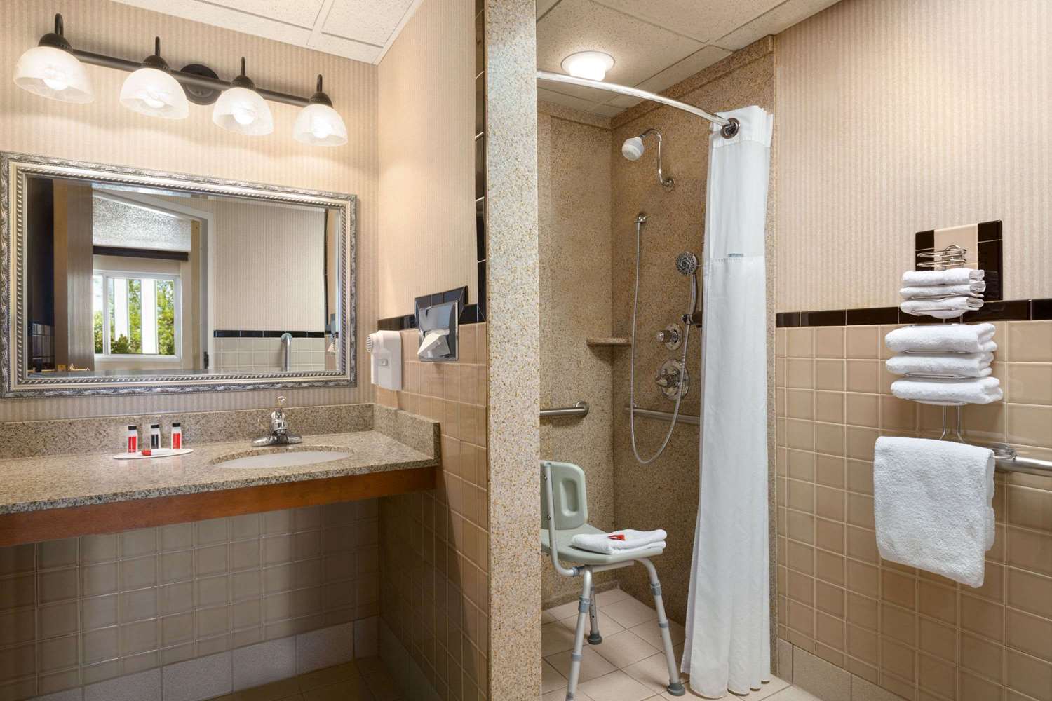 Ramada By Wyndham Bismarck 19/22
