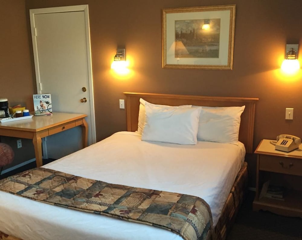 Canadas Best Value Inn Kelowna photo3