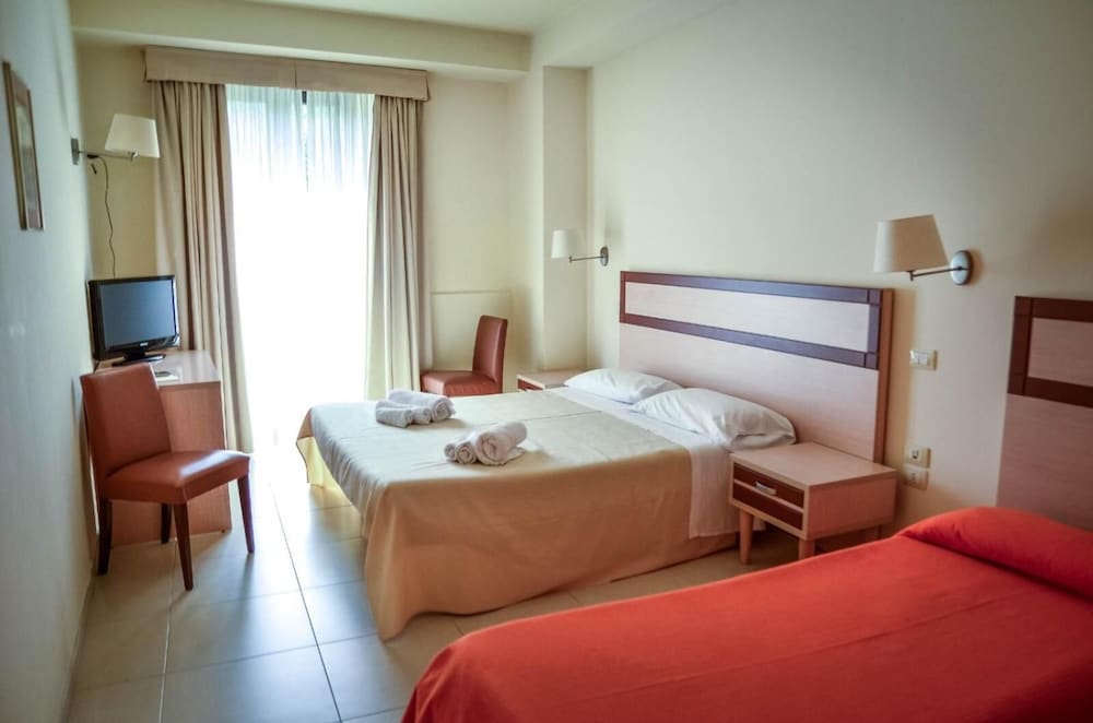 HOTEL MILOMAX 6/68