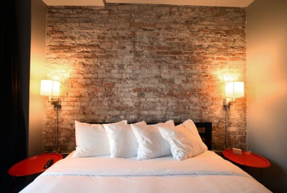 LUXURY, KING BED, CITY VIEW