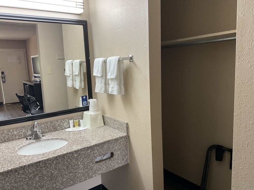 Super 8 by Wyndham Chattanooga/East Ridge 50/53