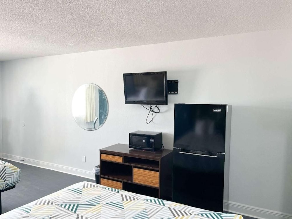 Studio6 Suites Opelousas, LA 37/55