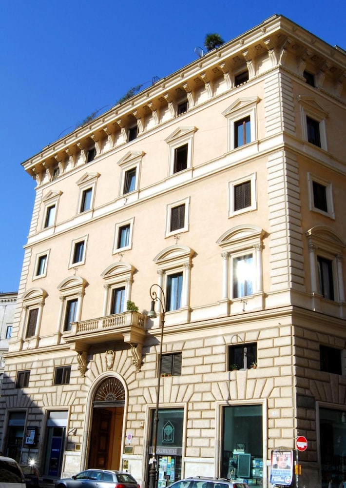 Hotel Primavera 3/64