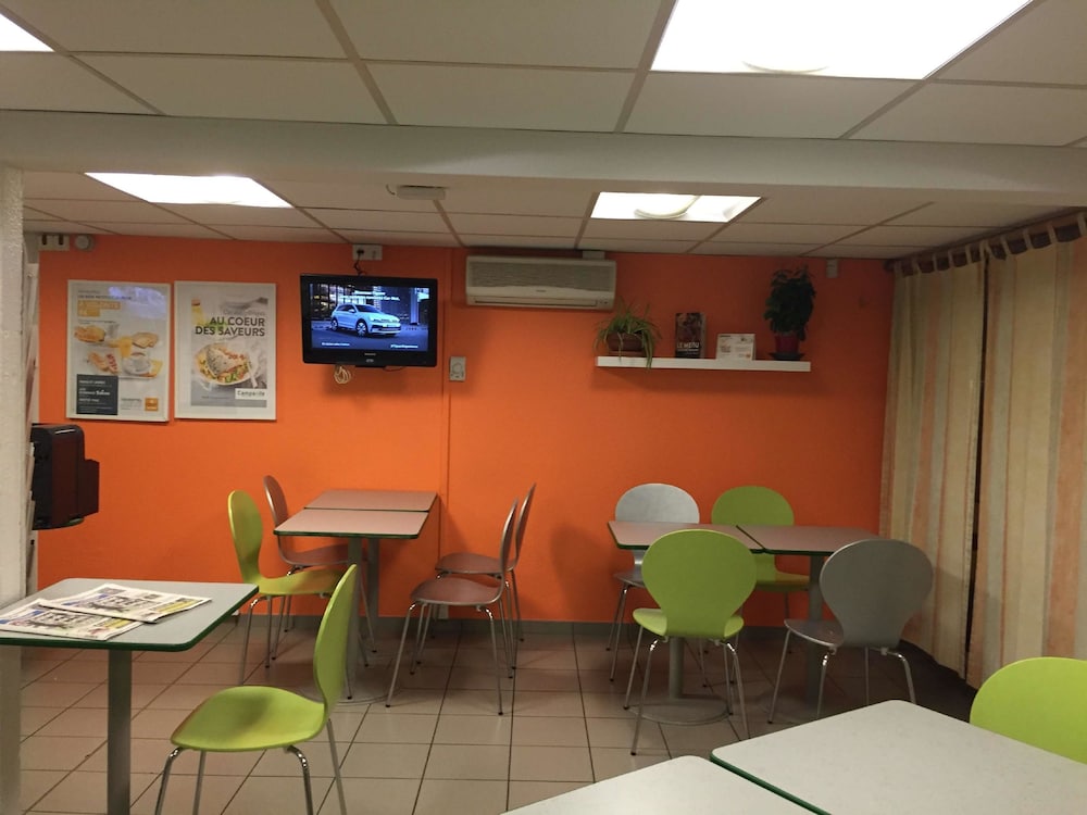 PREMIERE CLASSE SAINT ETIENNE NORD - VILLARS 43/63