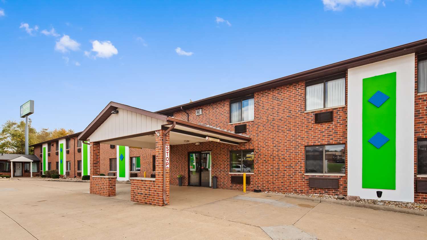 Ramada by Wyndham Cedar Rapids South 3/26