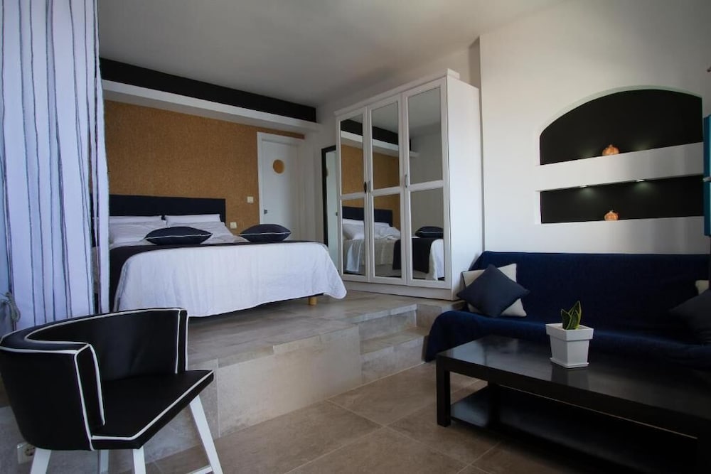 Galaxy Suites Villas 4/68