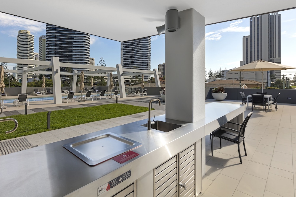 Avani Broadbeach Residences 60/74