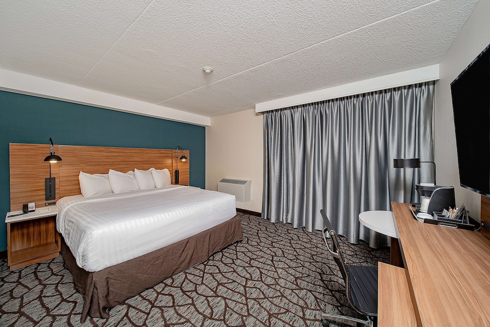 Tower, Standard, King Bed